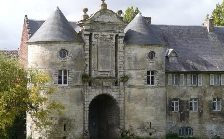 Le Château d'Esnes et le fantôme du chevalier amoureux